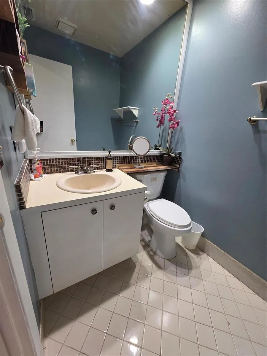 605 NW 47TH STREET Pompano Beach, FL 33064