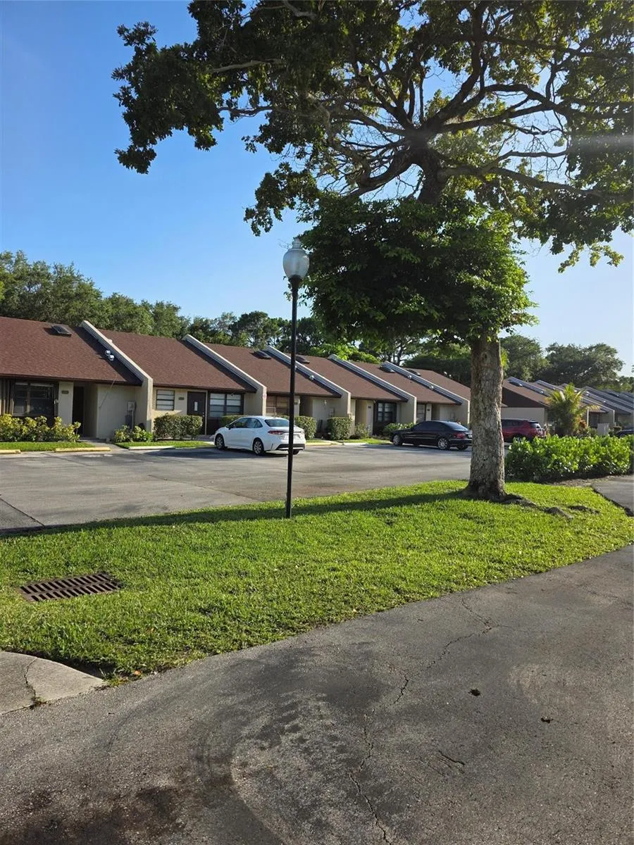 605 NW 47TH STREET Pompano Beach, FL 33064
