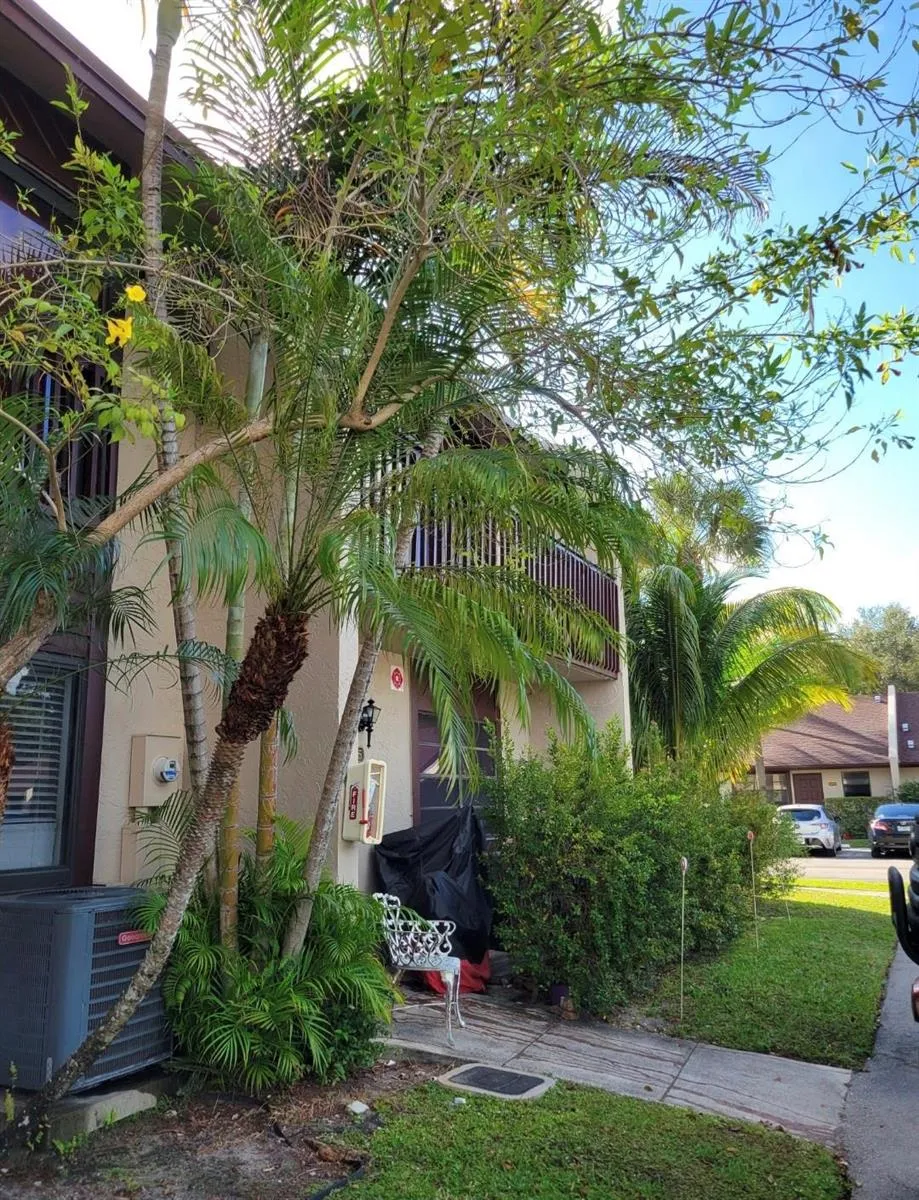 605 NW 47TH STREET Pompano Beach, FL 33064