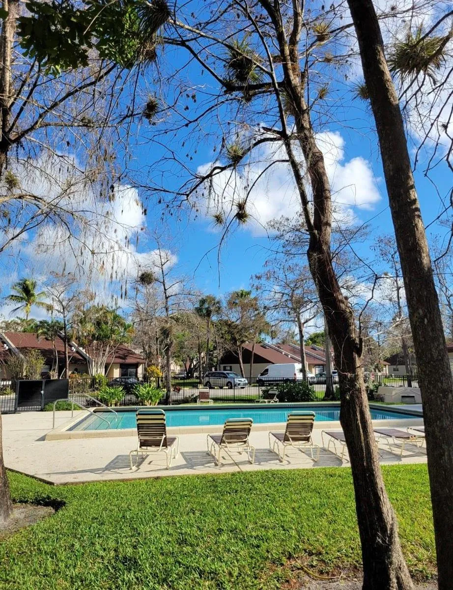 605 NW 47TH STREET Pompano Beach, FL 33064