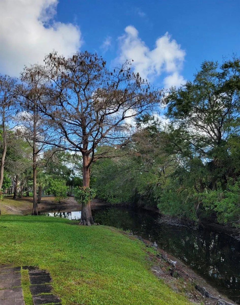 605 NW 47TH STREET Pompano Beach, FL 33064