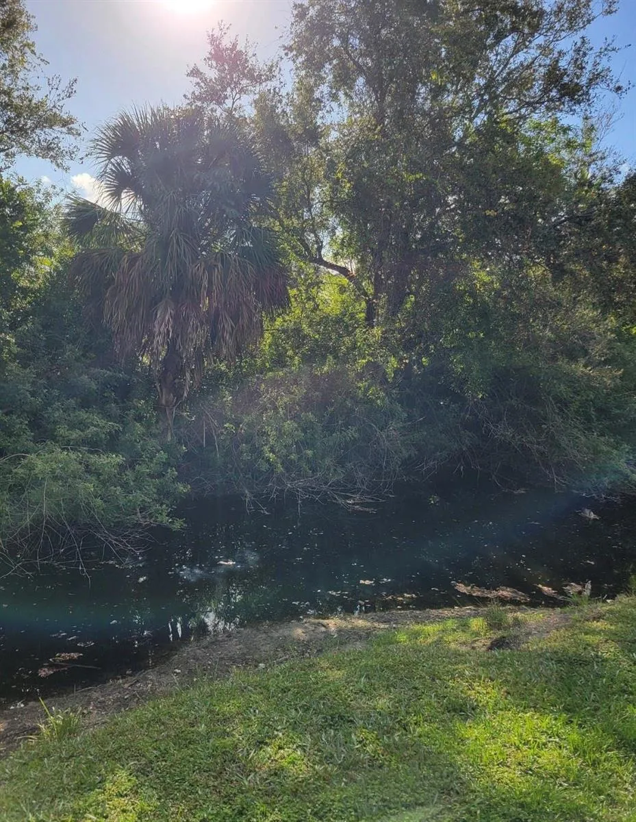 605 NW 47TH STREET Pompano Beach, FL 33064