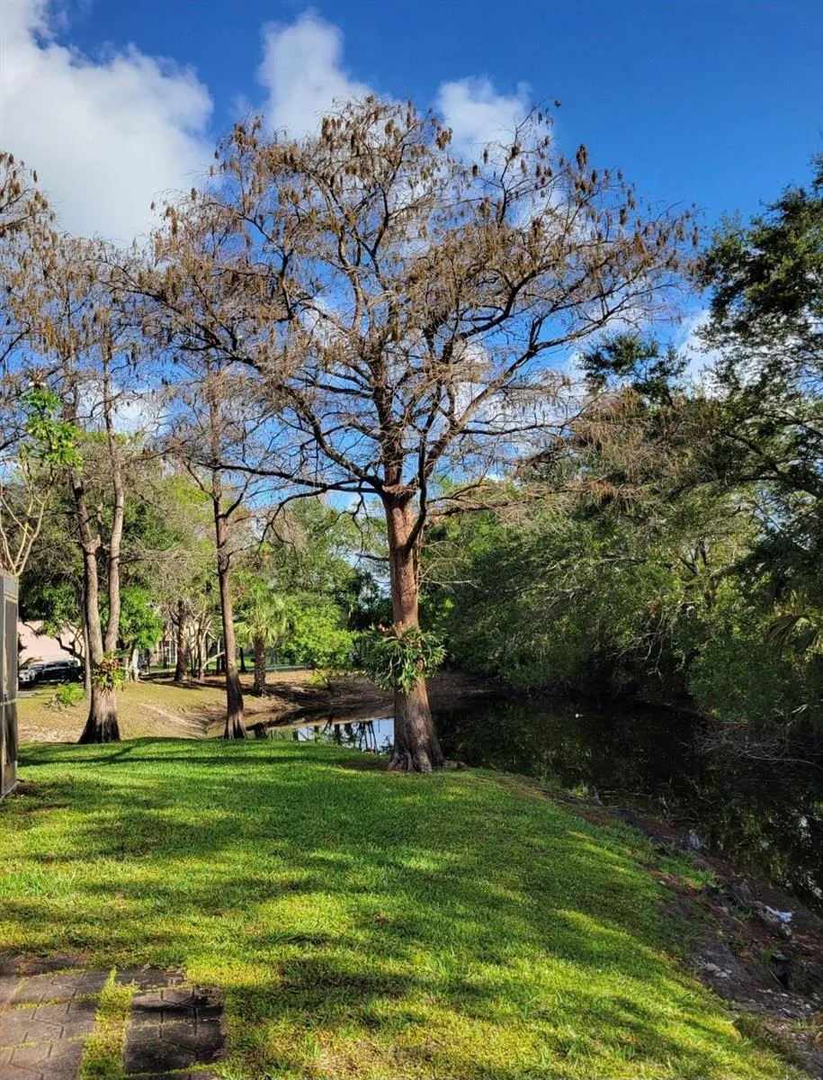 605 NW 47TH STREET Pompano Beach, FL 33064