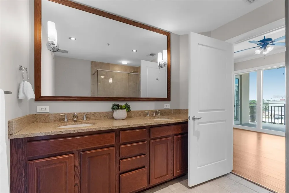 1238 E KENNEDY BOULEVARD #501 Tampa, FL 33602