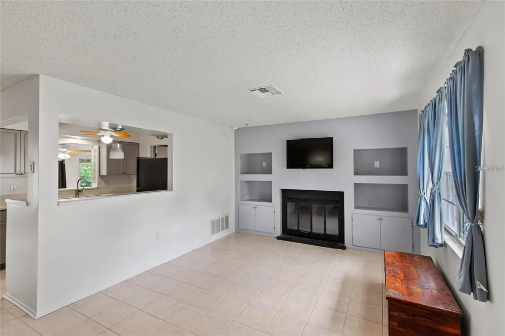 40319 ORANGE CIRCLE Lady Lake, FL 32159