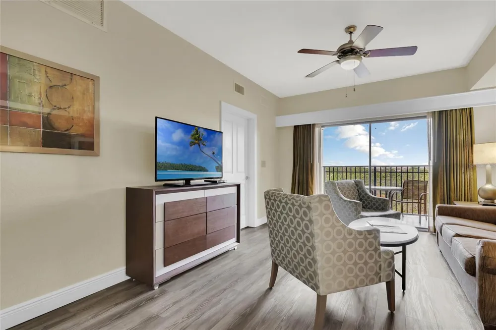 12544 FLORIDAYS RESORT DRIVE #207B Orlando, FL 32821