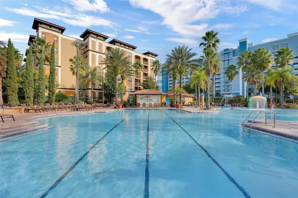 12544 FLORIDAYS RESORT DRIVE #207B Orlando, FL 32821