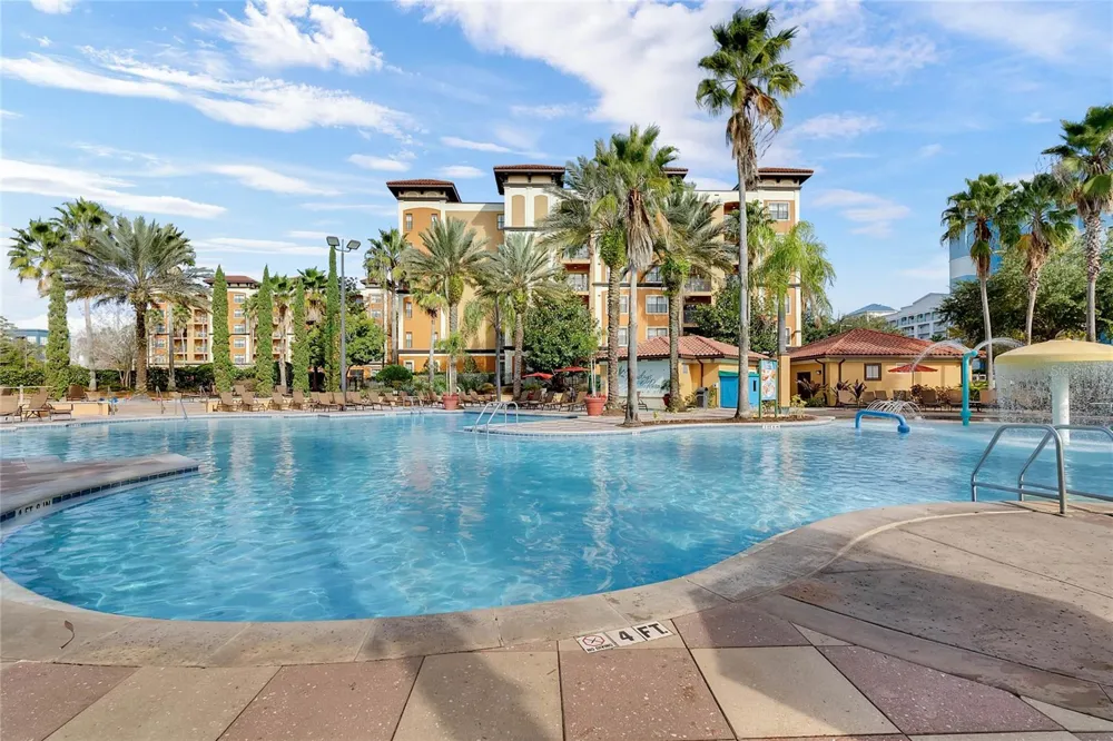 12544 FLORIDAYS RESORT DRIVE #207B Orlando, FL 32821