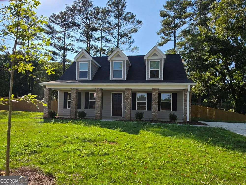111 Charlotte CIR Statham, GA 30666