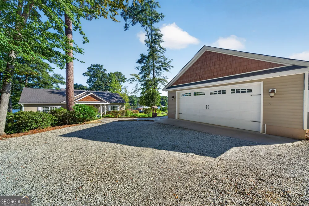 1094 Crooked Creek RD Eatonton, GA 31024