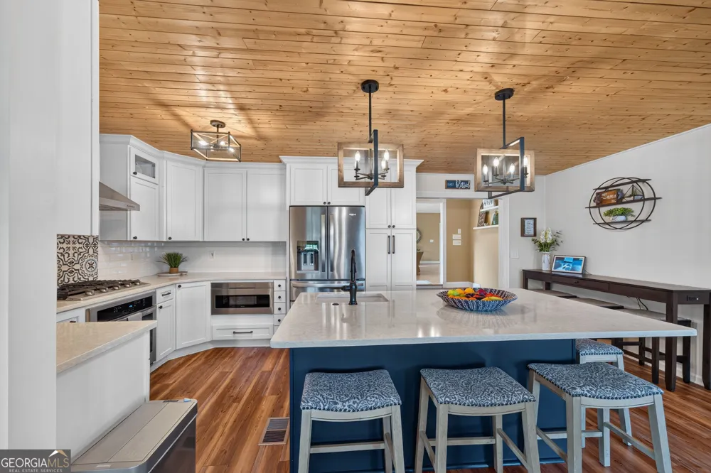 1094 Crooked Creek RD Eatonton, GA 31024