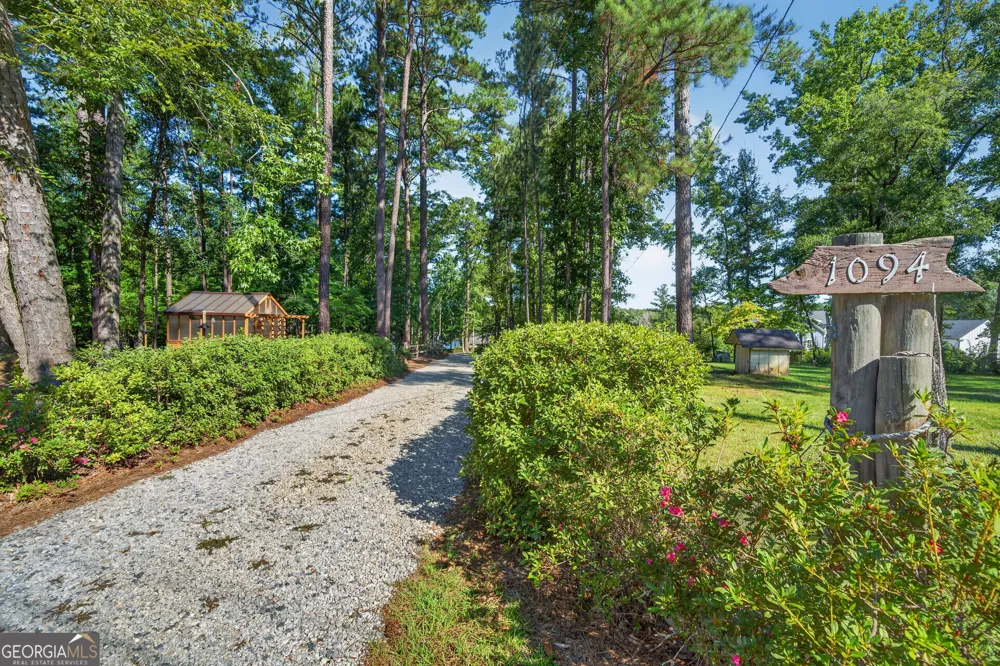 1094 Crooked Creek RD Eatonton, GA 31024
