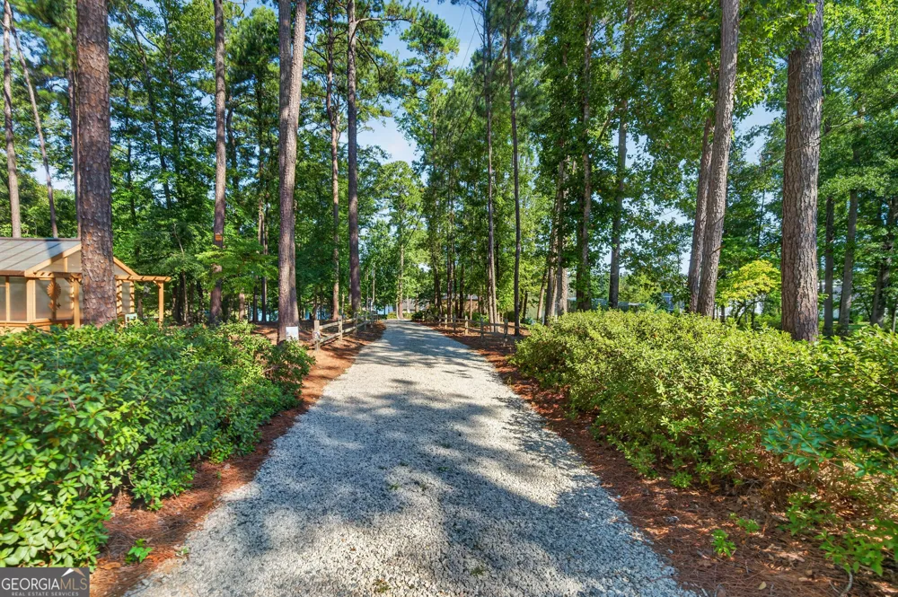 1094 Crooked Creek RD Eatonton, GA 31024