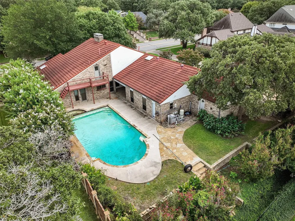 3827 Ashbury Lane Bedford, TX 76021