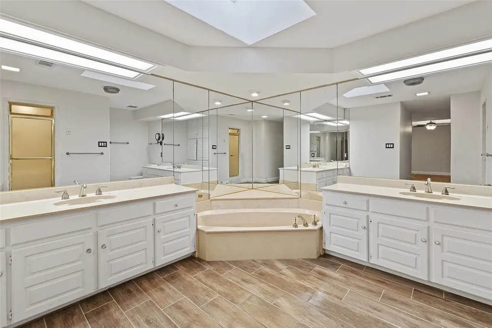 3827 Ashbury Lane Bedford, TX 76021