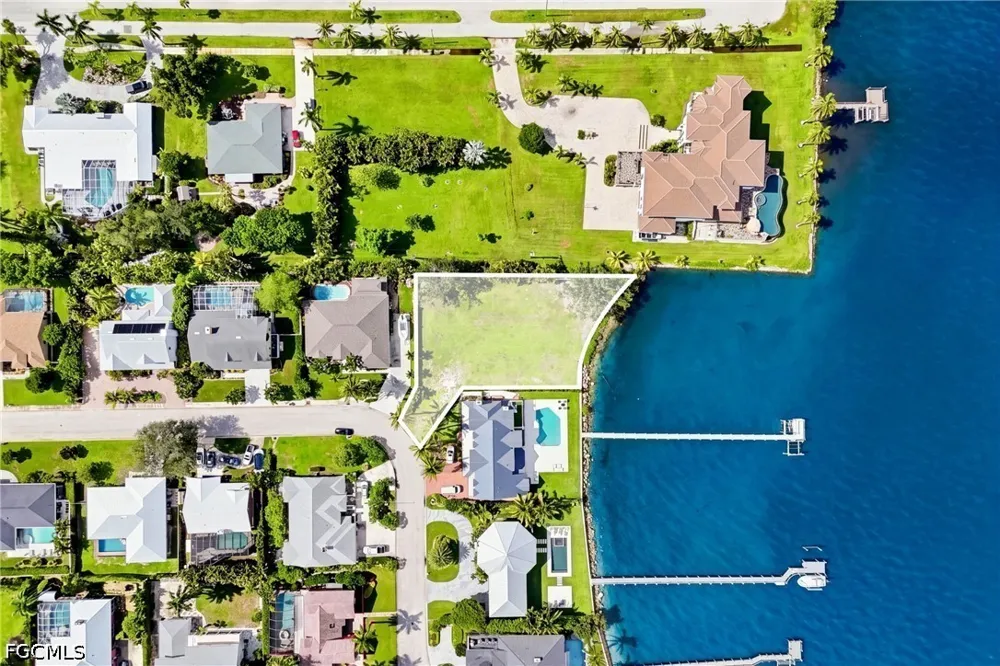 Casa Del Rio Lane Fort Myers, FL 33919