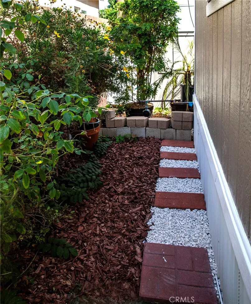 2103 245th #6 Lomita, CA 90717