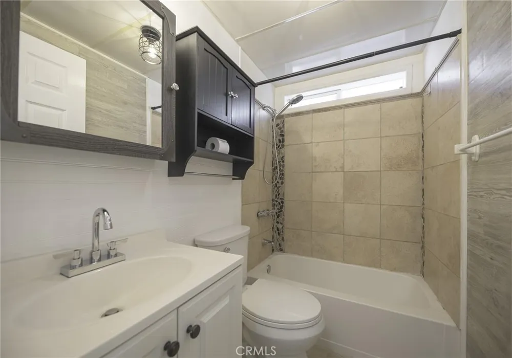 2103 245th #6 Lomita, CA 90717