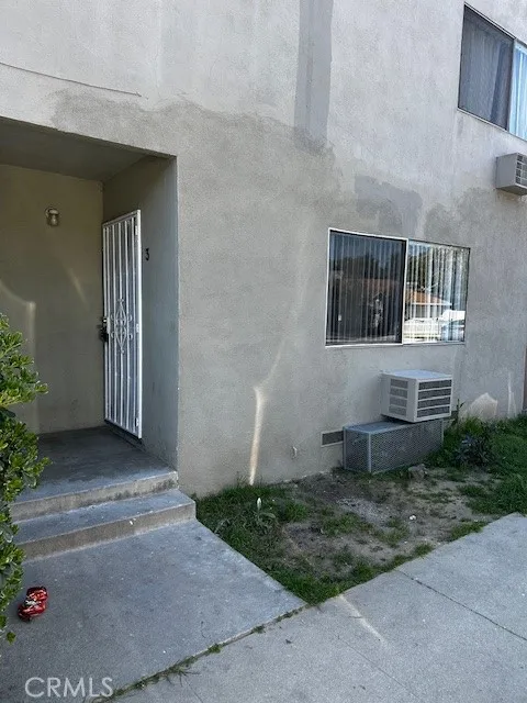 6701 Haskell #3 Van Nuys, CA 91406