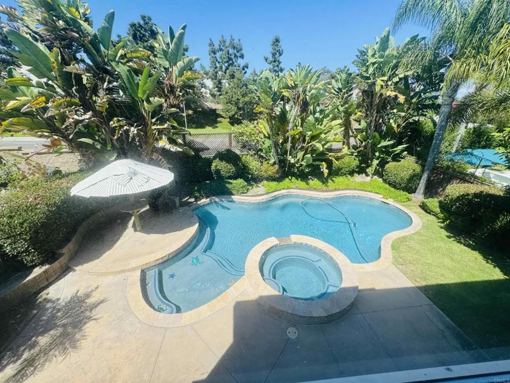 3906 Rill Court Carlsbad, CA 92010