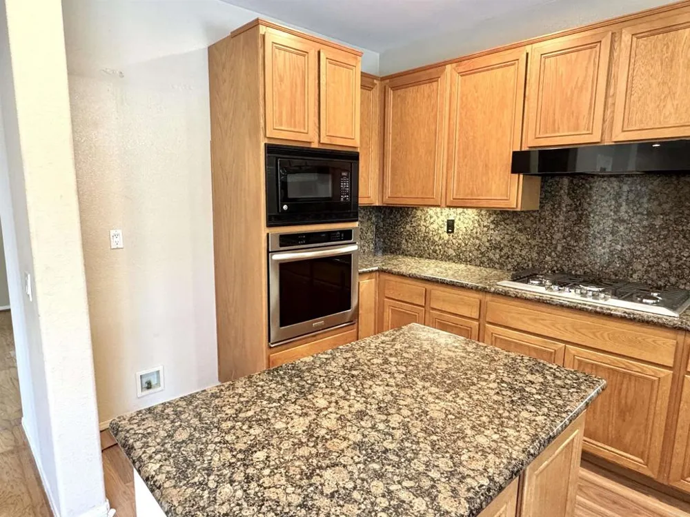 3906 Rill Court Carlsbad, CA 92010