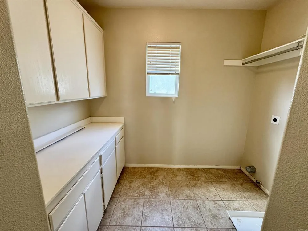 3906 Rill Court Carlsbad, CA 92010