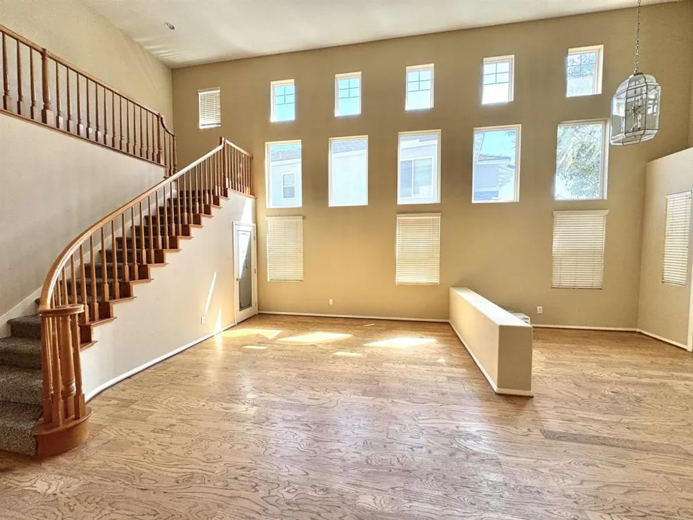 3906 Rill Court Carlsbad, CA 92010