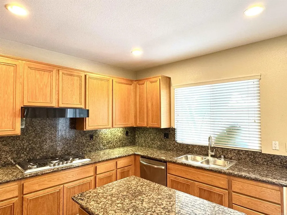 3906 Rill Court Carlsbad, CA 92010