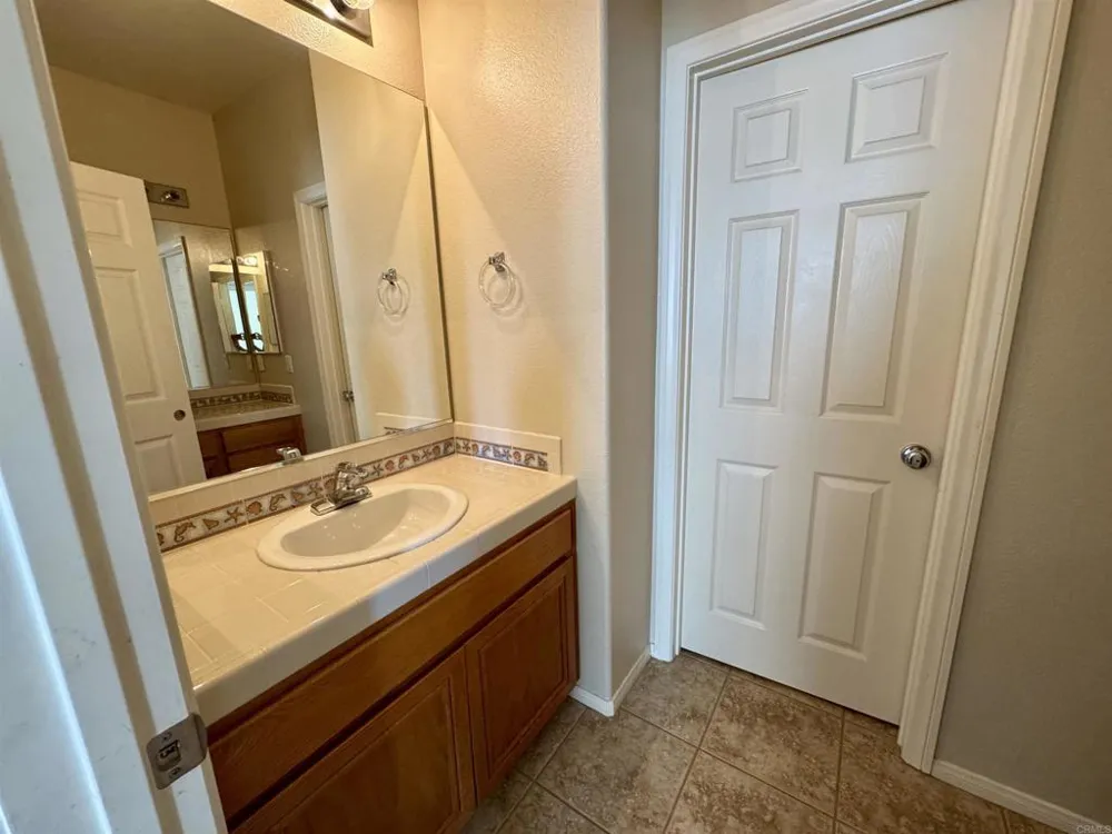 3906 Rill Court Carlsbad, CA 92010