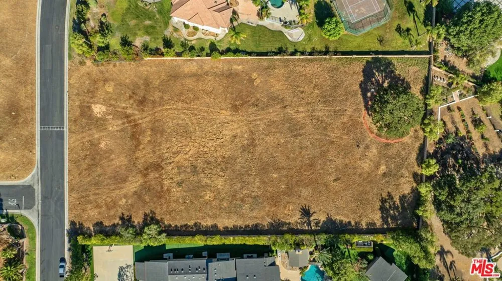 22682 La Quilla Drive Chatsworth, CA 91311