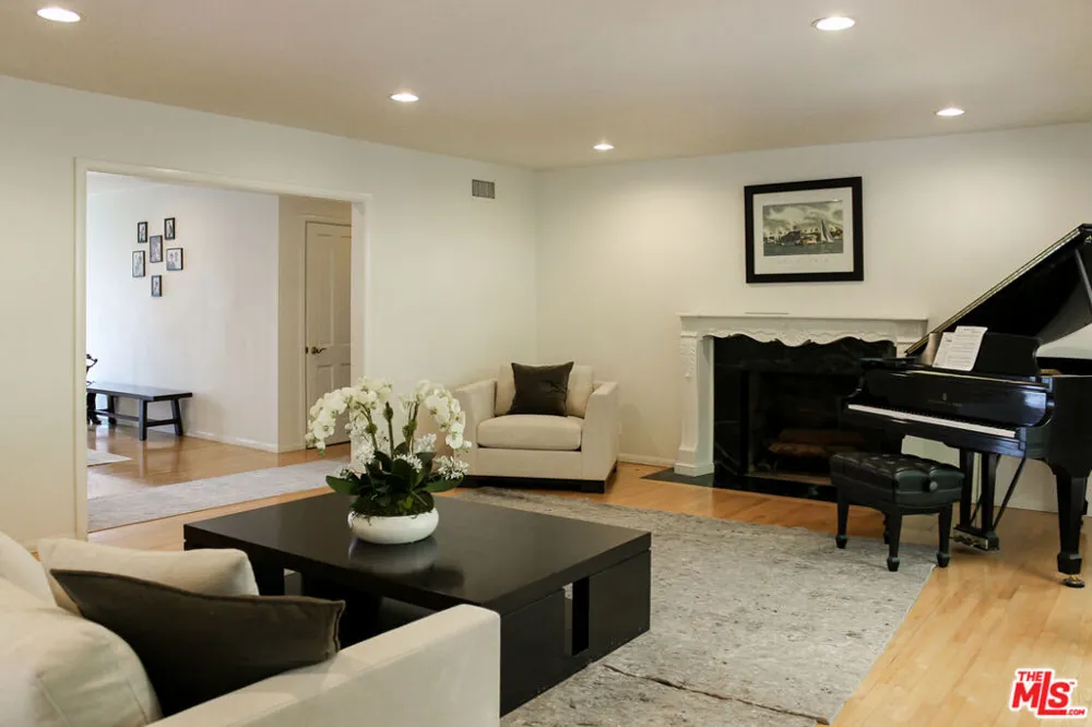 1079 MARILYN DRIVE Beverly Hills, CA 90210