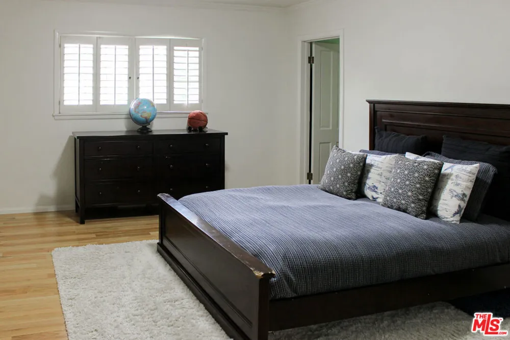 1079 MARILYN DRIVE Beverly Hills, CA 90210
