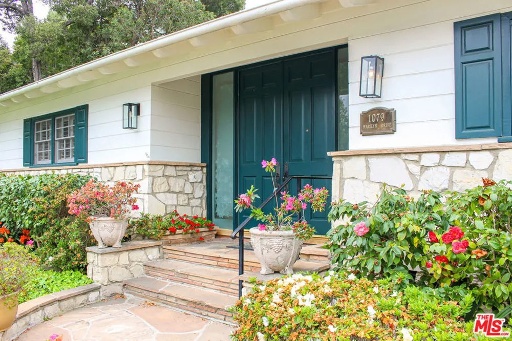 1079 MARILYN DRIVE Beverly Hills, CA 90210