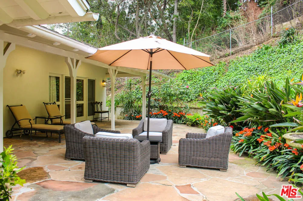 1079 MARILYN DRIVE Beverly Hills, CA 90210