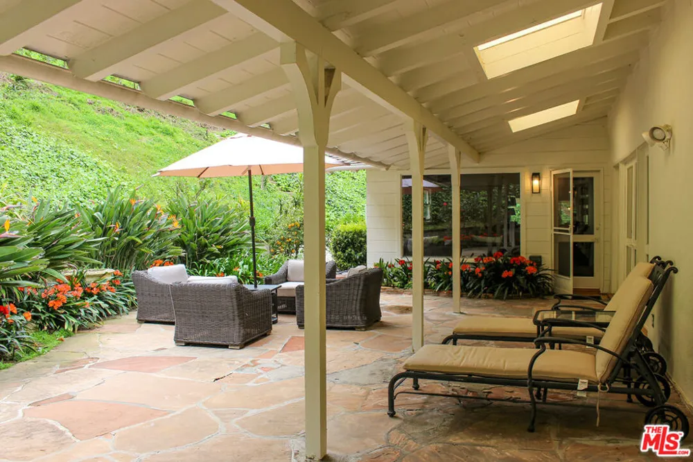 1079 MARILYN DRIVE Beverly Hills, CA 90210