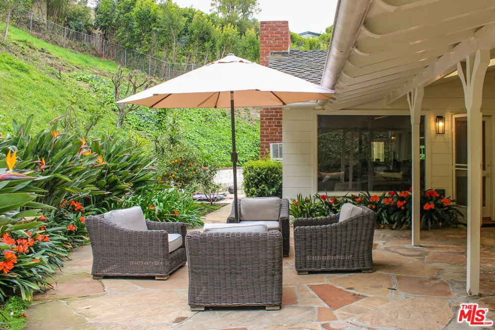 1079 MARILYN DRIVE Beverly Hills, CA 90210