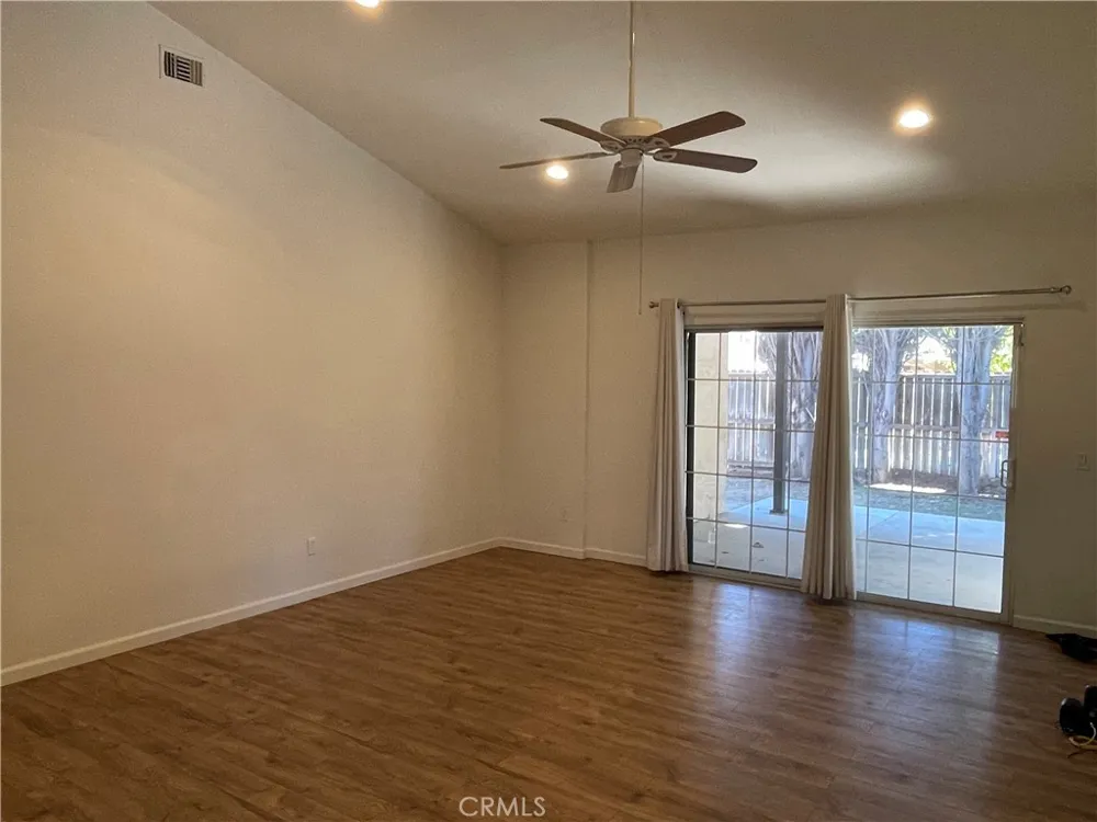 19410 Cohasset Street Reseda, CA 91335