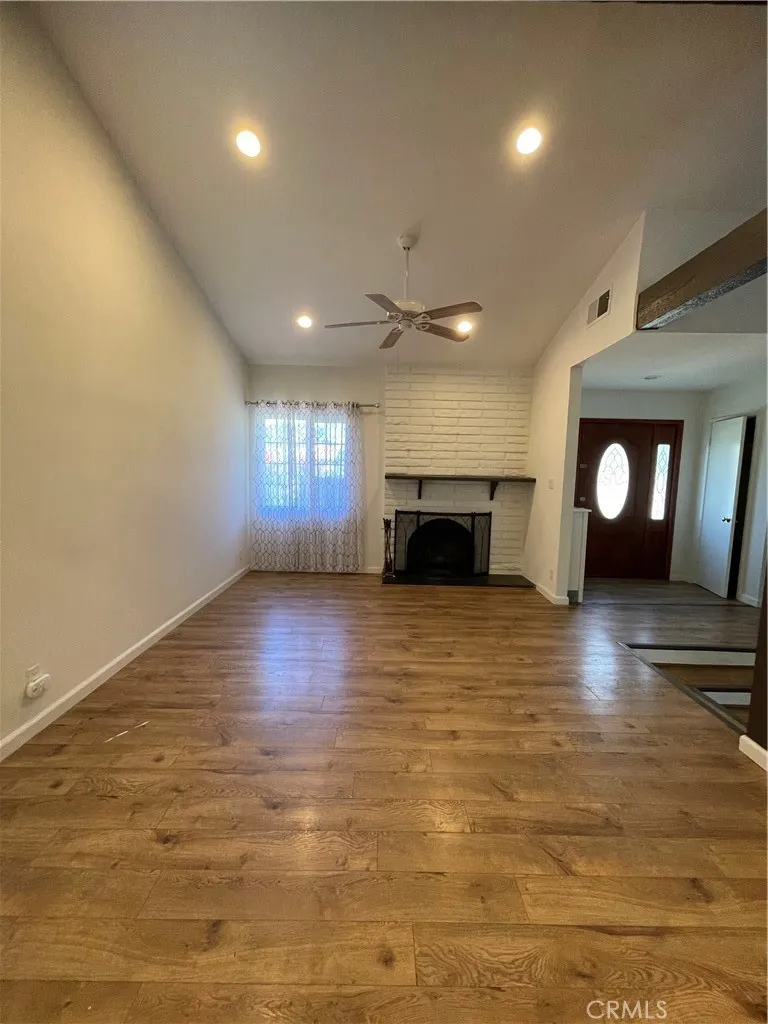 19410 Cohasset Street Reseda, CA 91335