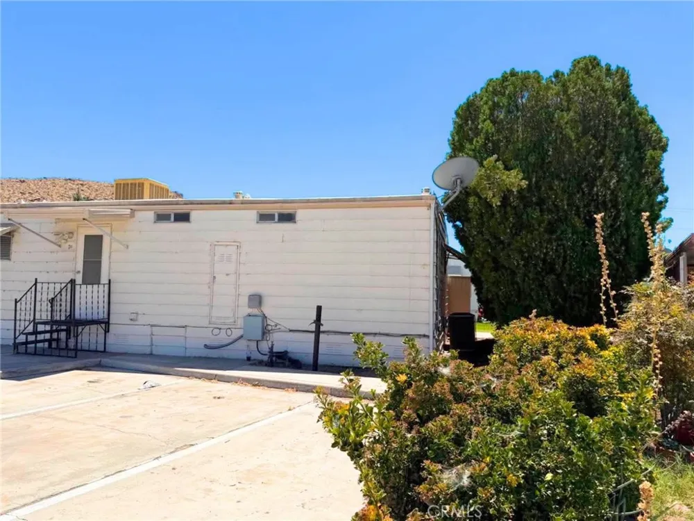 15940 Stoddard Wells #56 Victorville, CA 92395