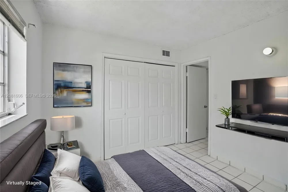 461 SW 7th St #4 Miami, FL 33130
