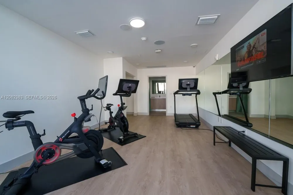 1155 NE 126th St #525 North Miami, FL 33161