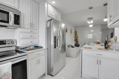 700 SE 6th Avenue #107