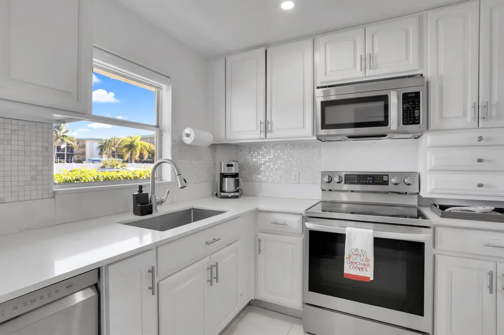700 SE 6th Avenue #107 Deerfield Beach, FL 33441