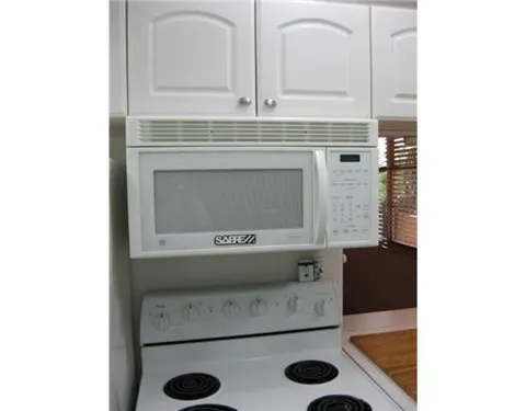 2400 NE 10th Street NE #305