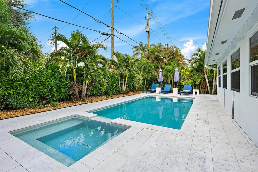 570 DOVER ROAD Tequesta, FL 33469