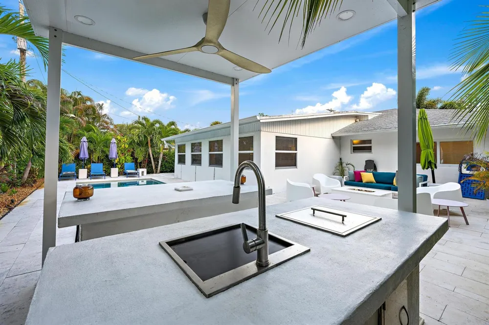 570 DOVER ROAD Tequesta, FL 33469