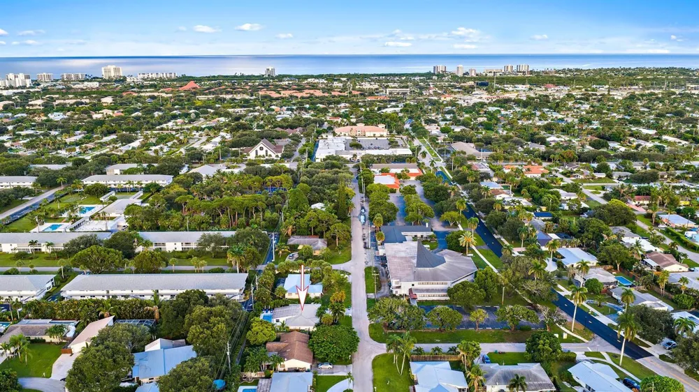 570 DOVER ROAD Tequesta, FL 33469
