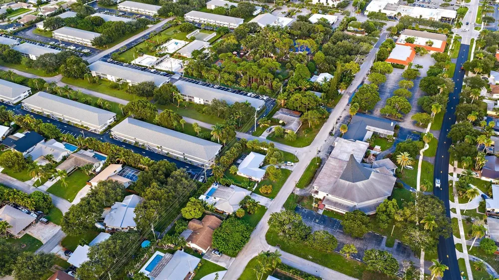 570 DOVER ROAD Tequesta, FL 33469