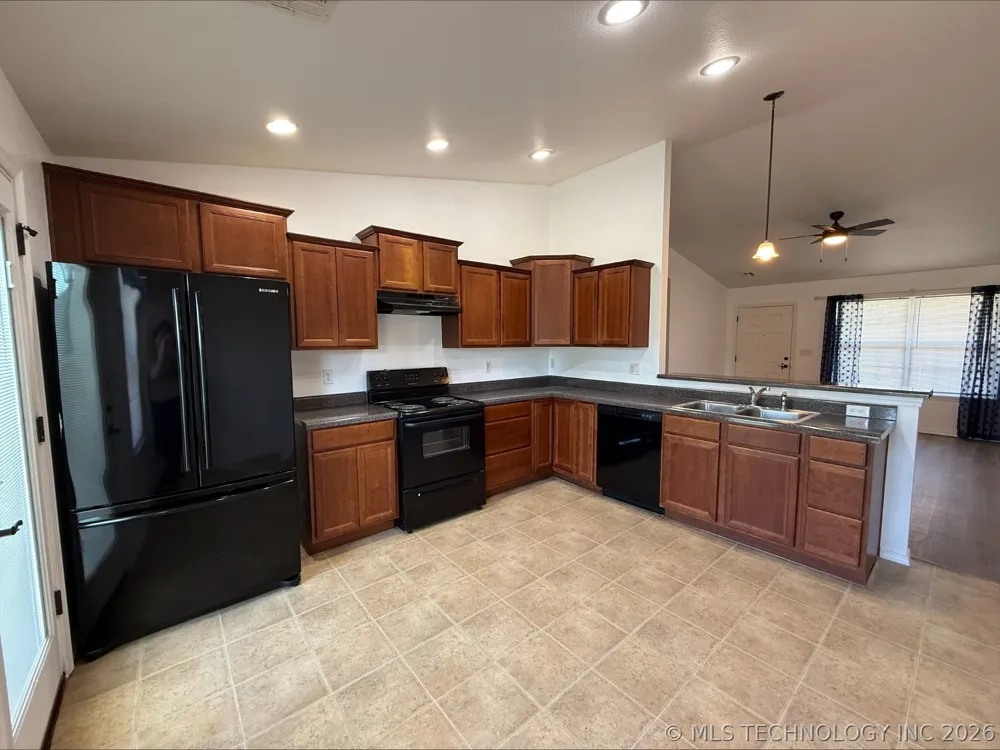 25720 E 90th Place S Broken Arrow, OK 74014
