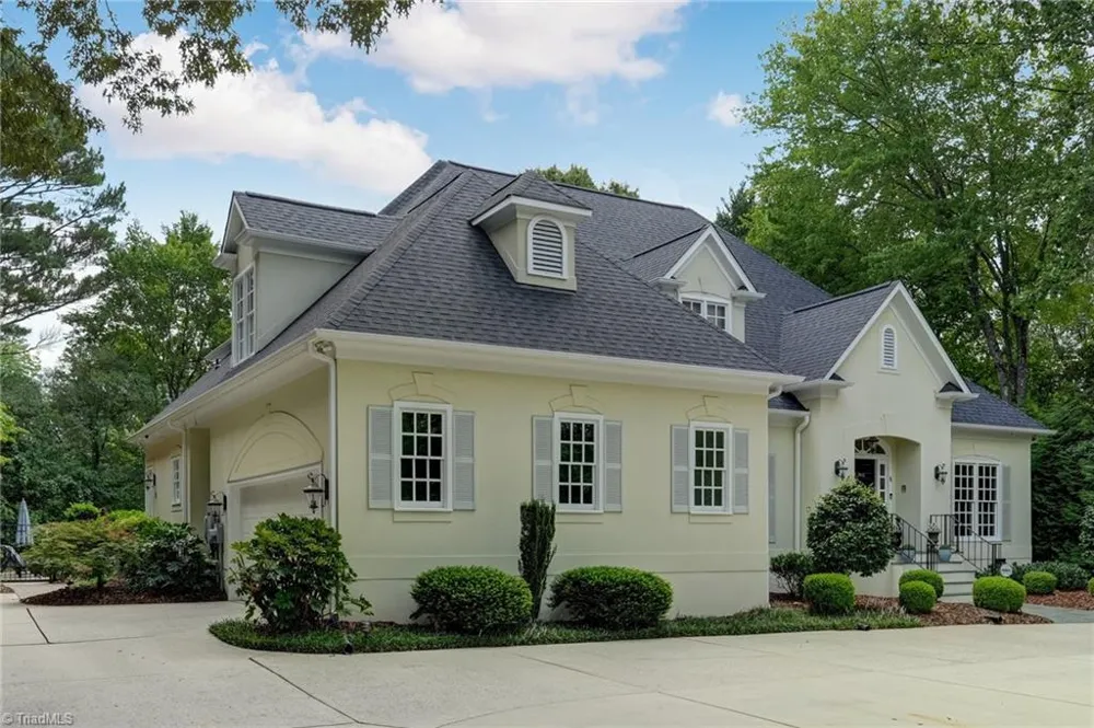 1912 Pembroke Road Greensboro, NC 27408